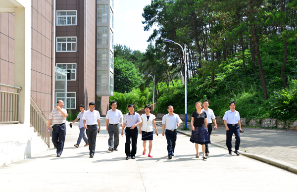 应用技术大学联盟专家组莅临我院考察指导工作
