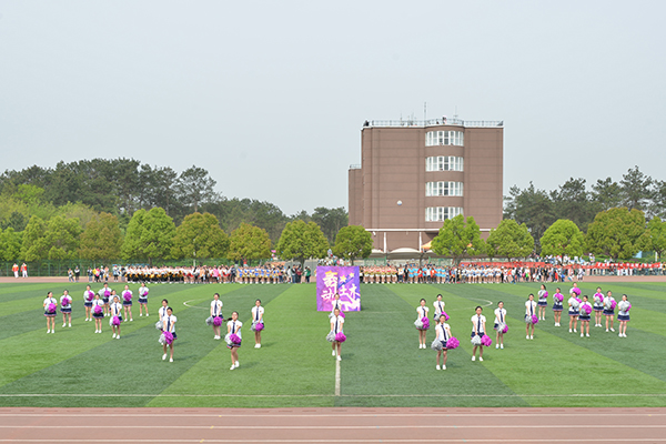 舞动青春——第八届春季运动会啦啦操精彩掠影