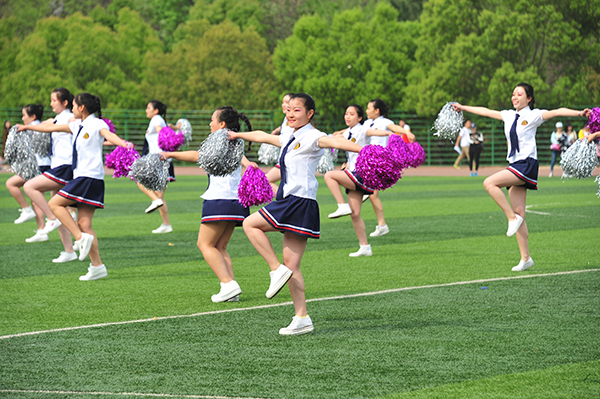 舞动青春——第八届春季运动会啦啦操精彩掠影