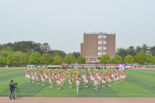 舞动青春——第八届春季运动会啦啦操精彩掠影