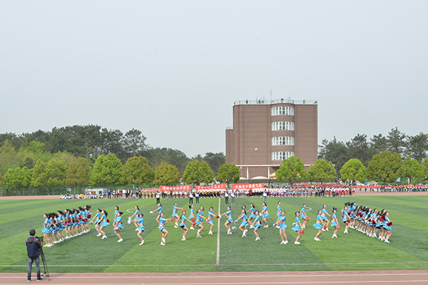 舞动青春——第八届春季运动会啦啦操精彩掠影