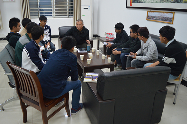 院领导深入一线调研指导学生学习生活导师制工作