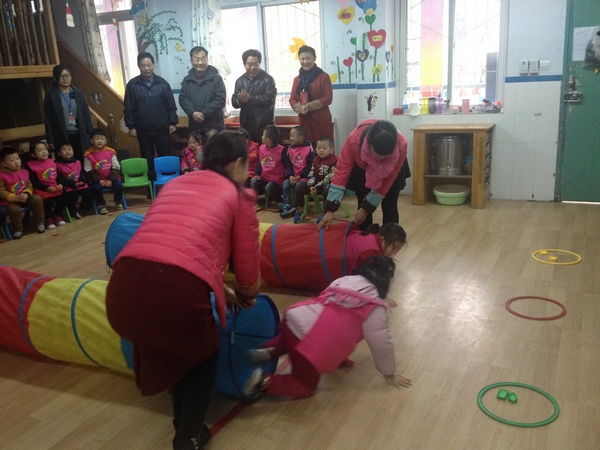 毛海涛等前往学前教育专业实习实践基地看望见习学生