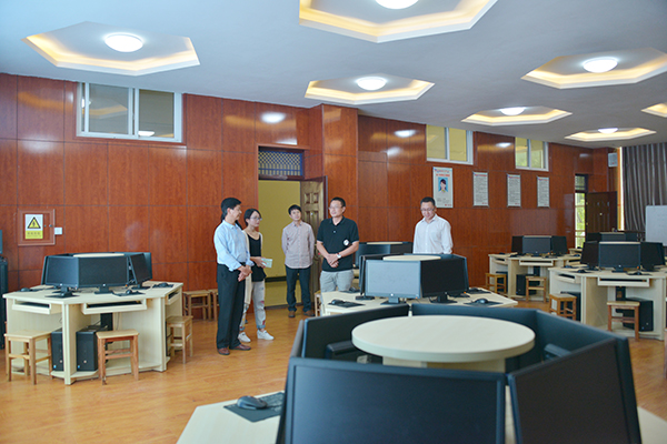 百练会计教育集团王管谈一行来我校考察交流