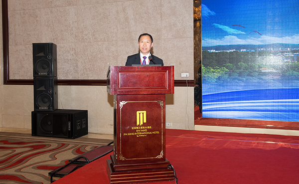 河南省民办高校教育教学改革与管理座谈会在信阳隆重召开