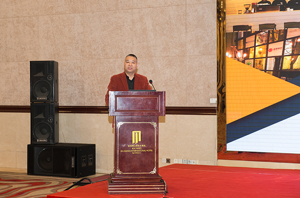 河南省民办高校教育教学改革与管理座谈会在信阳隆重召开