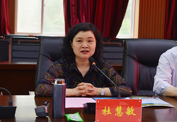 河南省语言文字规范化示范校评估验收组莅临我校检查